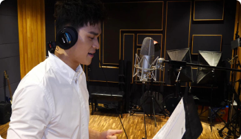 Olympic champion Sun Yang sang the company song